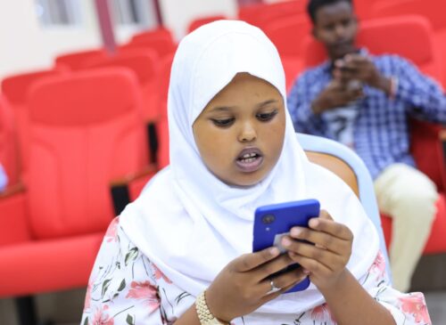 Over 350,000 children and adults across the Horn of Africa (Somaliland, Somalia, Ethiopia, Djibouti and Kenya) are learning to read and write in Somali with a free language app, Daariz.