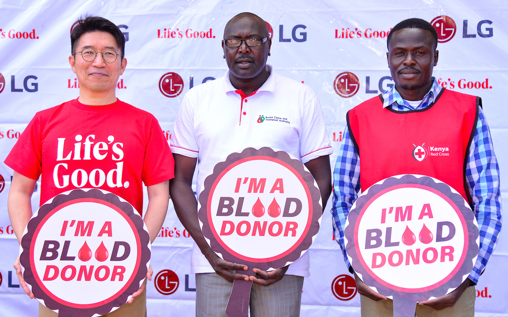 LG Electronics EA Managing Director, Dongwon Lee, Kenya Tissue and Transplant Authority (KTTA) Regional Manager for Nairobi Region, Festus Koech, and Red Cross Kenya Blood Donation Coordinator for Nairobi County, Bradley Namulanda, pose for a photo during the official blood donation partnership launch aimed at addressing the growing blood shortage in the country. This partnership highlights LG's commitment to bringing the concept of a better life, embedded in their motto "Life's Good," to a broader community beyond their products and services.