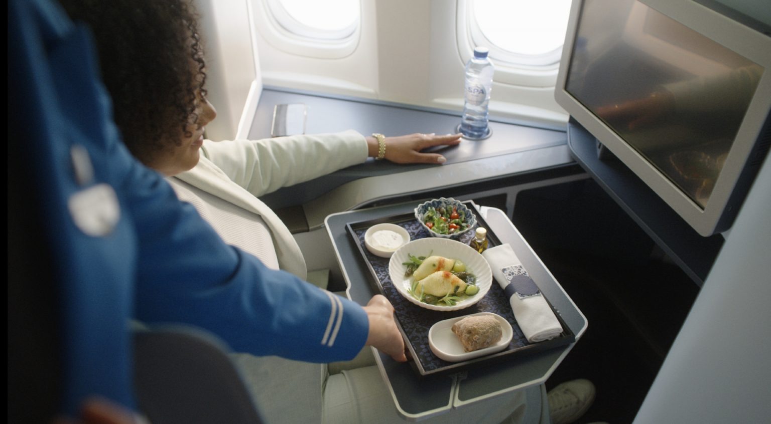KLM Leveraging AI to Reduce Food Waste on Flights